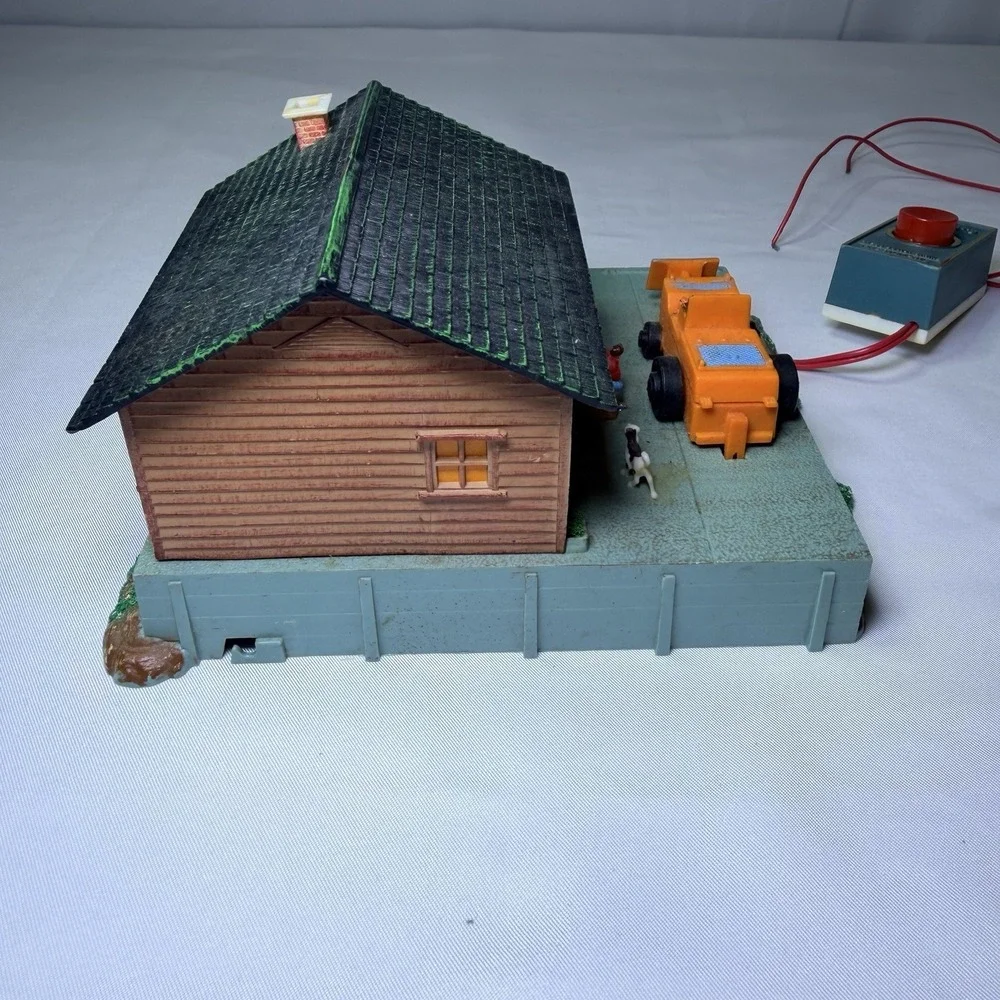 Vintage Tyco HO Model RR WHAREHOUSE with OPERATING FORKLIFT‎ - WORKS